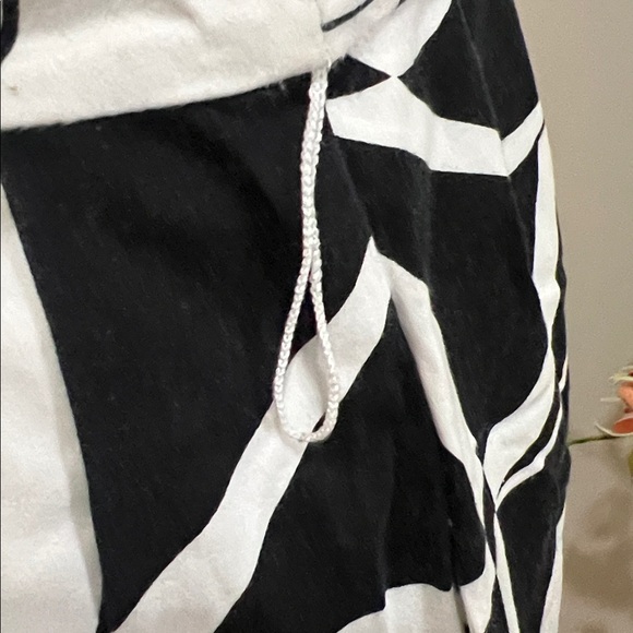 Nine West Black and White Abstract Mini Dress (R) - Picture 3 of 7